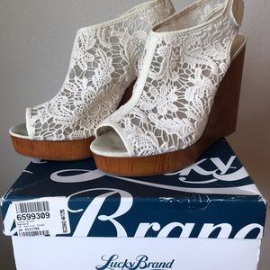 Lucky Brand Cream Lace Wedges size 10